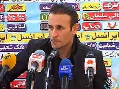 گل‌محمدی: ذوب‌آهن بهترین تیم لیگ و جام حذفی بود/ ماندن و رفتنم مشخص نیست