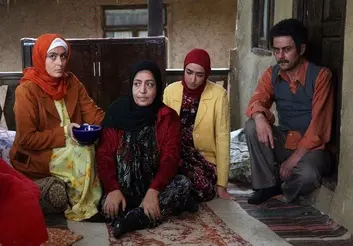 سوءبرداشت‌ها از منجی را صحیح نمی‌دانم/ قصدمان این نبود که بگوییم منجی باید از بیرونِ جامعه بیاید/ به انتقادات پاسخ می‌دهیم