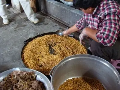 نوازنده دوتار  خراسان  به عنوان گنجینه زنده بشری/ پخت آش بزباش ثبت ملی می‌شود