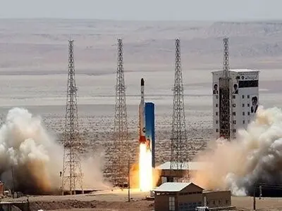 ایران تطلق 3 شحنات بحثیة للفضاء عبر حامل الاقمار الصناعیة "سیمرغ"