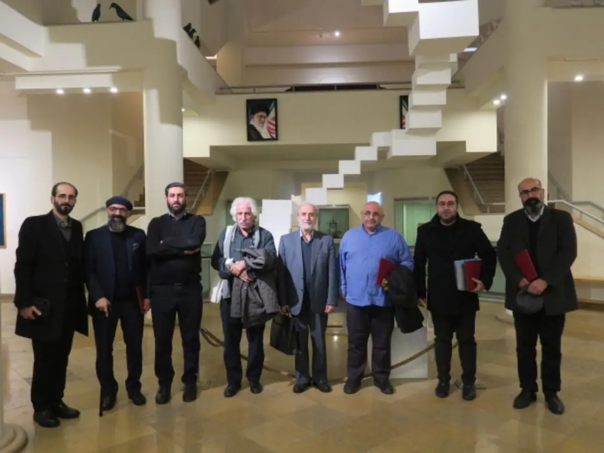 هنرمندان پیشکسوت در موزه امام علی (ع) گردهم آمدند/ تشکیل شورای ساماندهی آثار هنری 