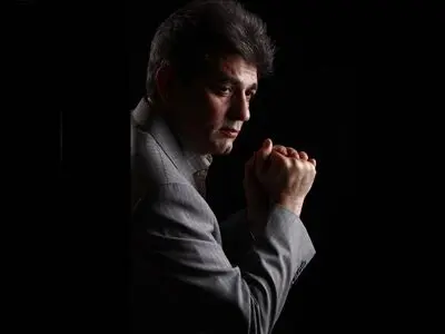 مسعود مظلوم «به یاد بنان» آواز می‌خواند