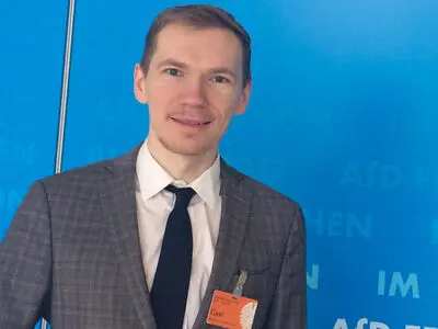 مشکل اصلی سیستم سیاسی روسیه، مربوط به انتقال قدرت در سال ۲۰۲۴ است/ میشوستین جاه‌طلبی سیاسی‌ ندارد/ پوتین معمار پیروزی‌های روسیه است