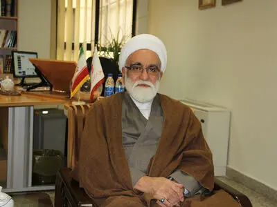 حجت‌الاسلام معزی درگذشت امیر معتمدی را تسلیت گفت