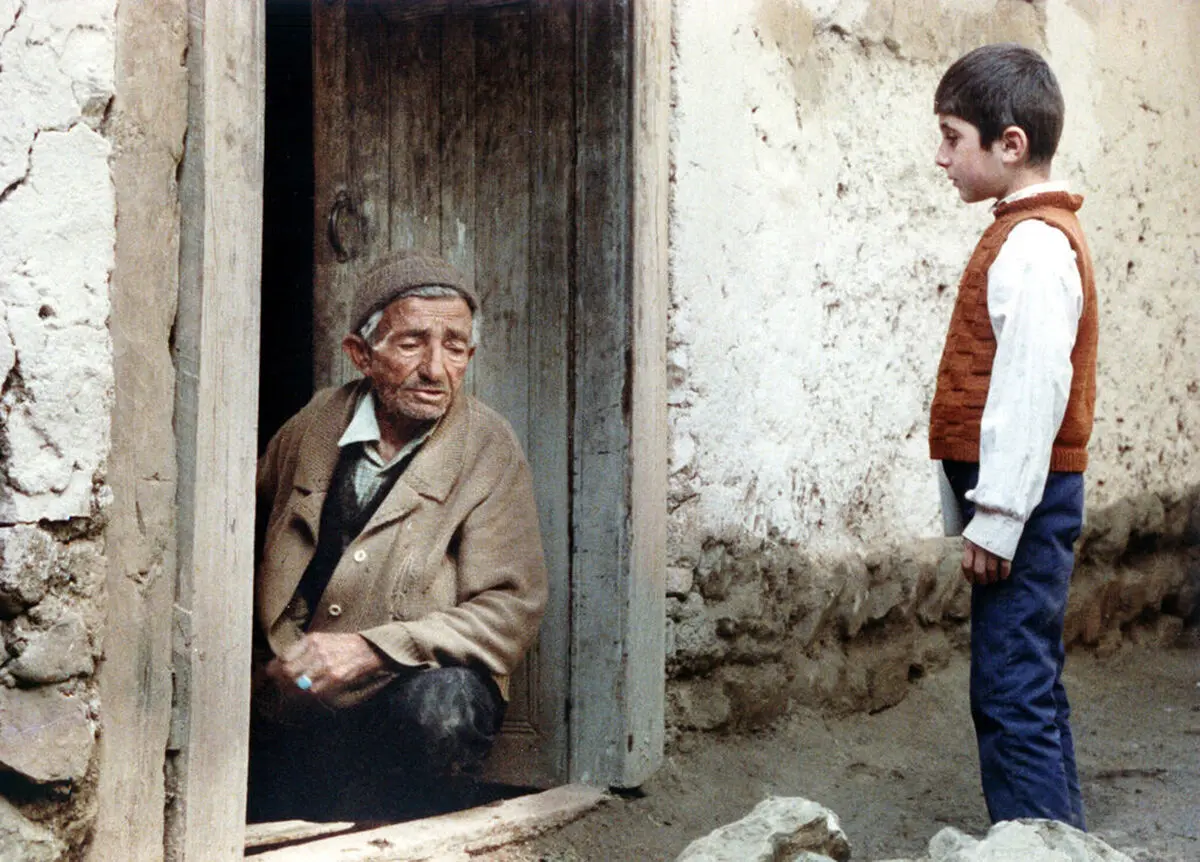 نمایش «خانه دوست کجاست؟» در سینماهای روباز آتن