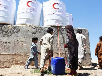 مشارکت هلال احمر اردبیل در تأمین آب پایدار شهرستان فهرج کرمان