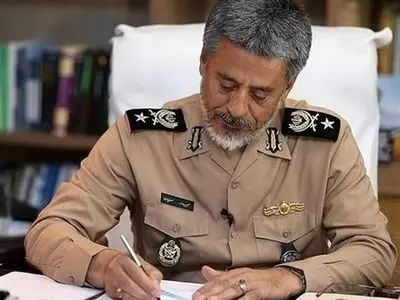 دریادار سیاری روز مجلس را تبریک گفت