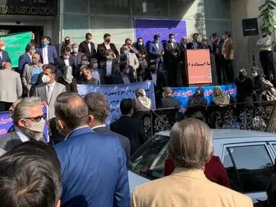 تجمع وکلای دادگستری در اعتراض به طرح تسهیل صدور برخی مجوزهای کسب و‌ کار