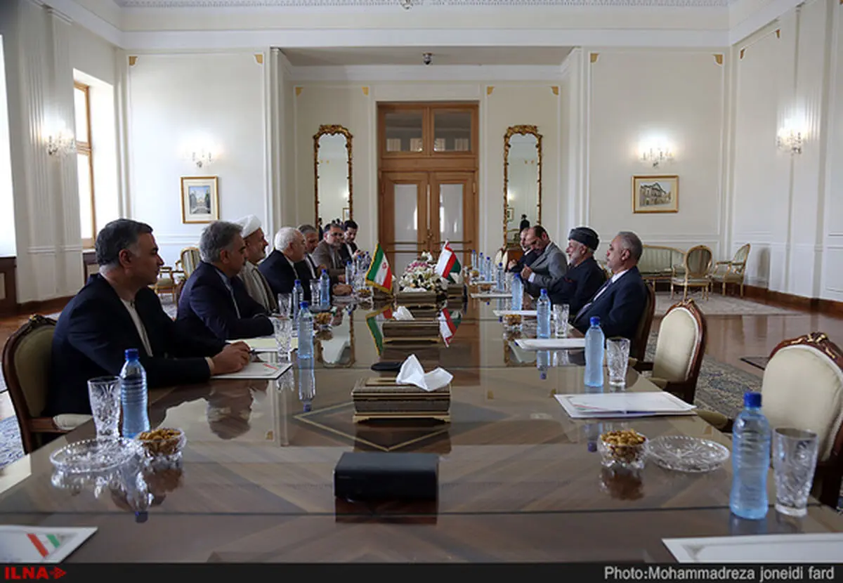 ایران وعمان تؤکدان على تطویر العلاقات الاقتصادیة والسیاسیة