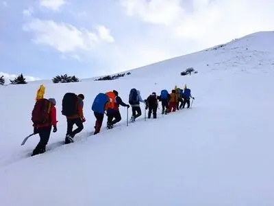 پس از ۸ ساعت جستجو حادثه دیدگان کوهستان گامره پیدا شدند