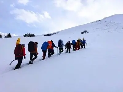 پس از ۸ ساعت جستجو حادثه دیدگان کوهستان گامره پیدا شدند