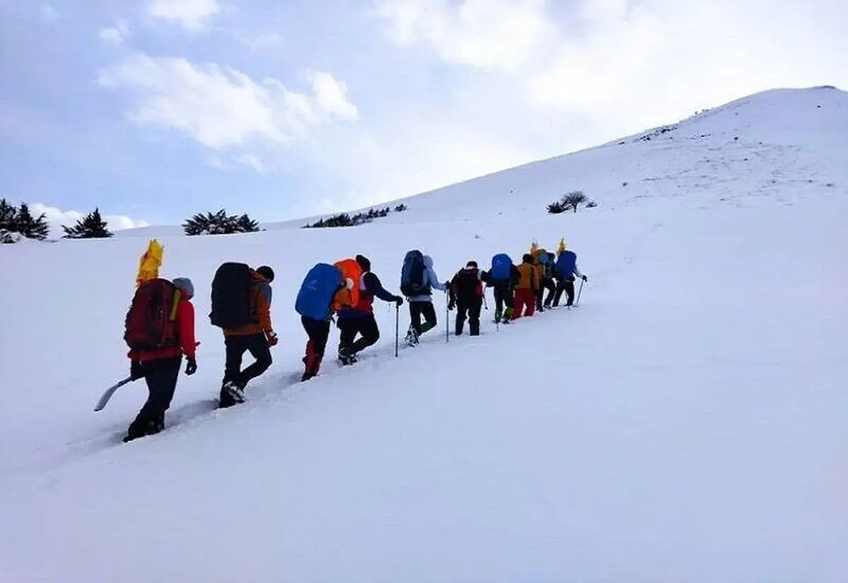 پس از ۸ ساعت جستجو حادثه دیدگان کوهستان گامره پیدا شدند
