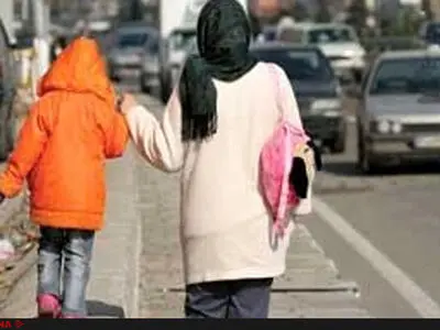 ۹۳ دختر مجرد، مادر شدند