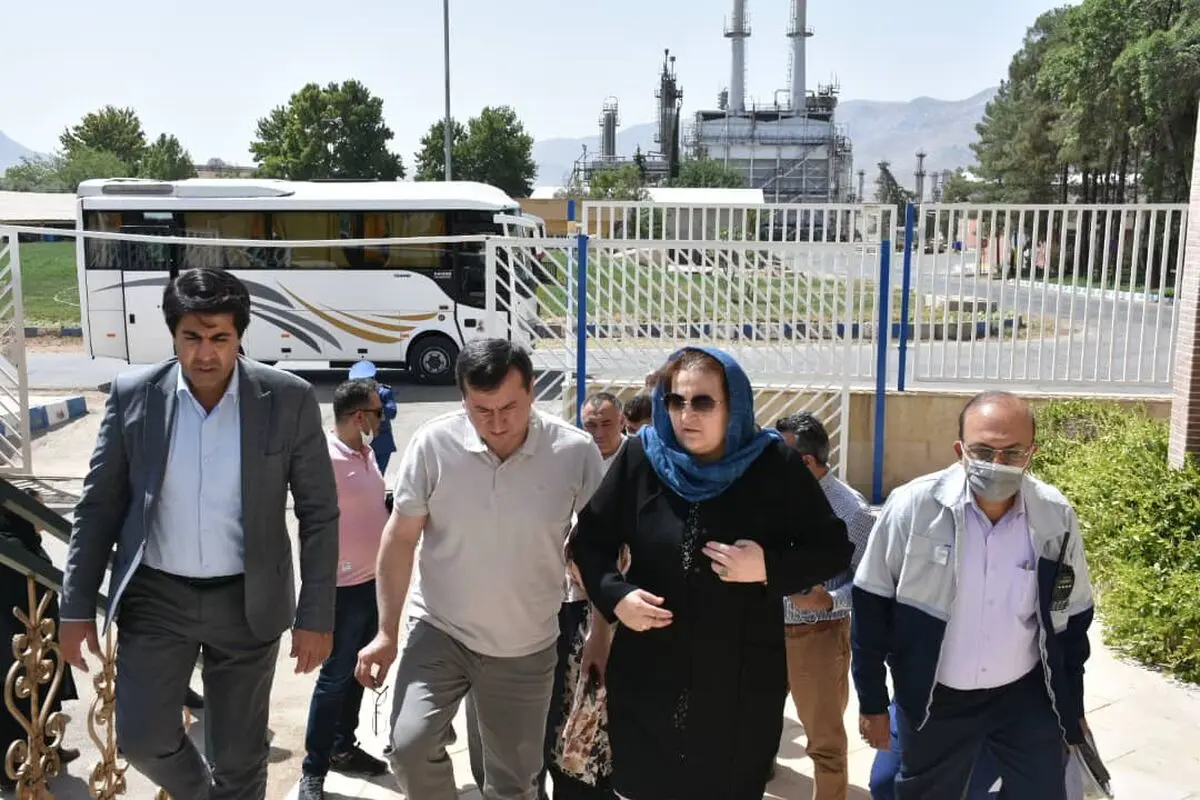 شیراز علاوه بر مرکز فرهنگی، مرکز صنعتی هم است/ اعلام آمادگی برای در اختیار گذاشتن توان فنی و مهندسی پالایشگاه شیراز به تاجیکستان