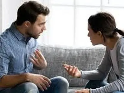 غر زدن مداوم مغز را کوچک می‌کند + فیلم