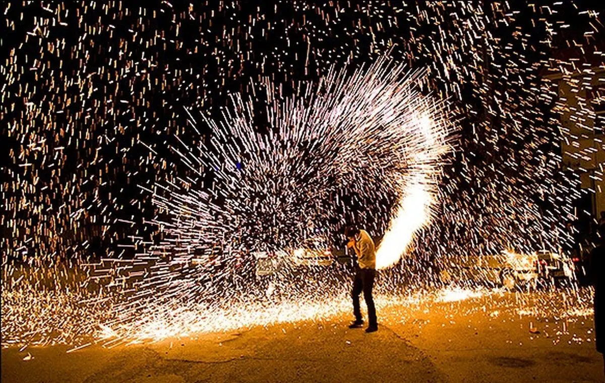 صداوسیما با نفی چهارشنبه‌سوری، موضوع را داغ‌تر نکند/ آیین سنتی را نباید امنیتی‌ کنیم
