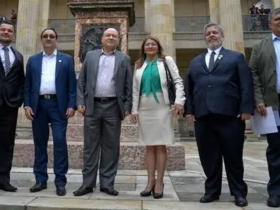 به این معبد دموکراسی خوش آمدید