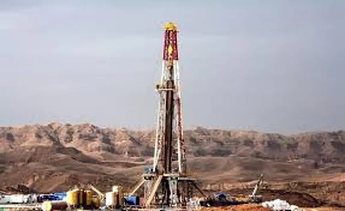 
تحقق برداشت ٣٠ هزار بشکه‎ای تا یک‎ماه آینده / تولید تجمعی میدان نفتی آذر از مرز ٥٠٠ هزار بشکه عبور کرد
