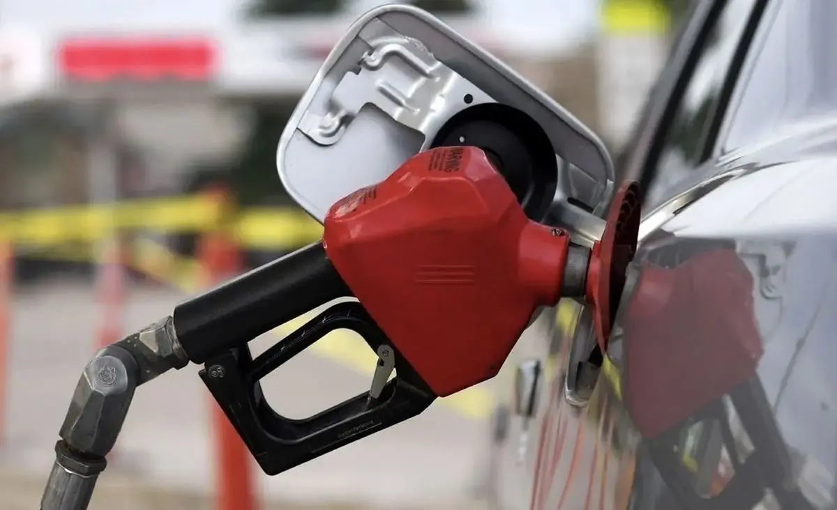 ۶۰ لیتر سهمیه بنزین امشب شارژ می‌شود