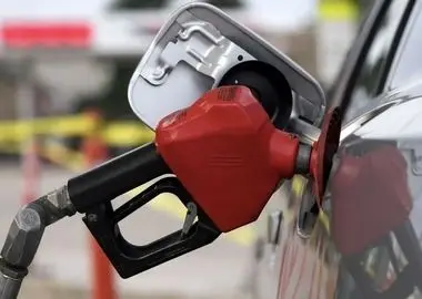 ۶۰ لیتر سهمیه بنزین امشب شارژ می‌شود