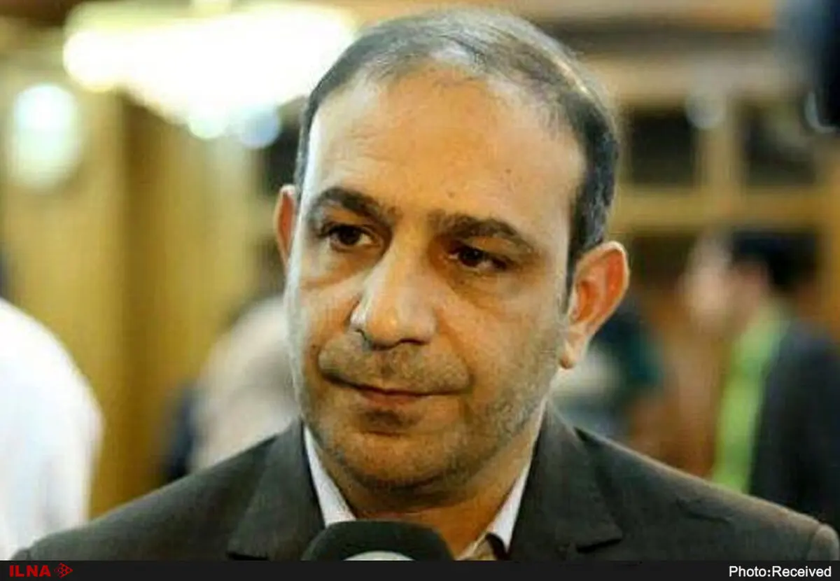 استفاده از ماسک در حمل ونقل عمومی باید اجباری شود/انتقاد از تصمیمات متزلزل مدیران شهری در حوزه حمل ونقل