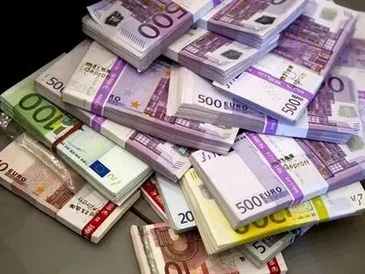 بهای انواع ارز در بازار روز دوشنبه