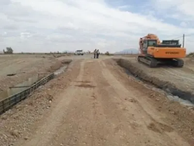 عملیات اجرایی احداثآبنمای ۹۰۰ متری در حاجی آباد آغاز شد