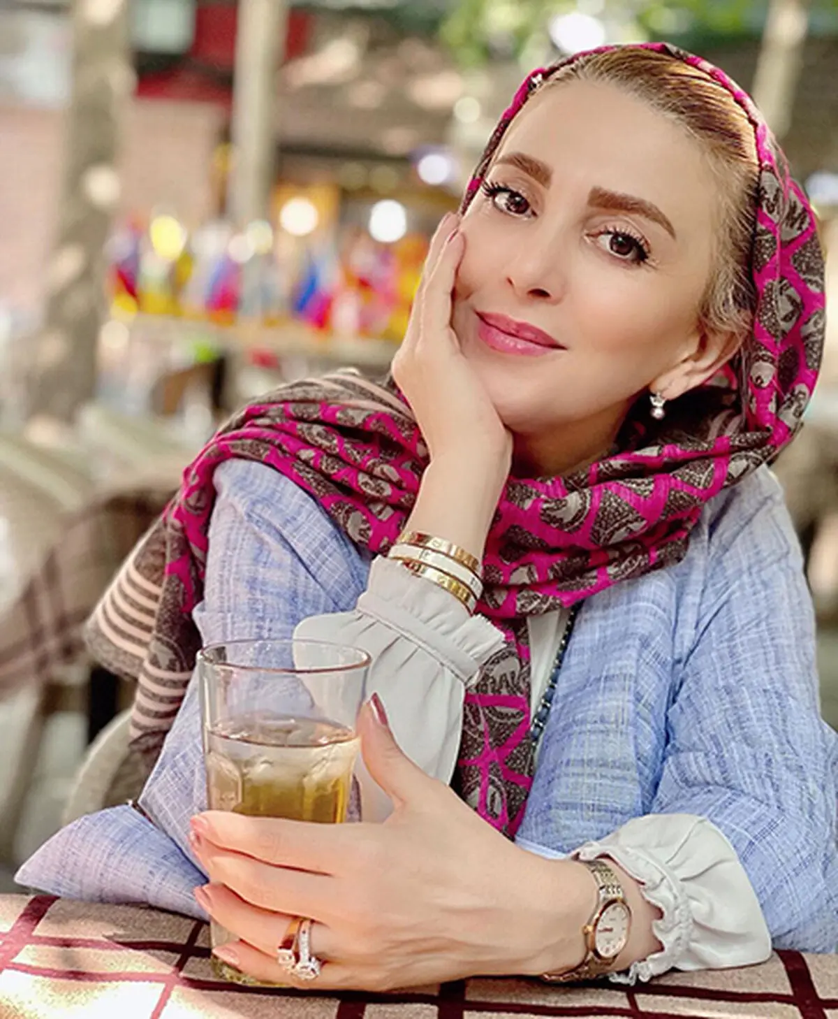تصویری از جشن تولد 52 سالگی ژیلا صادقی در آمریکا/فیلم