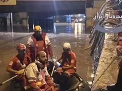بامداد پنج‌شنبه- تداوم جست‌وجوی مفقودین احتمالی در پل ترمینال مشهد + فیلم