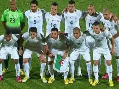 مدرب المنتخب الجزائری لکرة القدم یستقیل