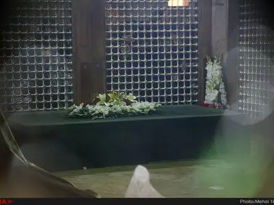 جثمان الفقید آیة الله هاشمی رفسنجانی یوارى الثرى فی مرقد الامام الخمینی (رض) 
