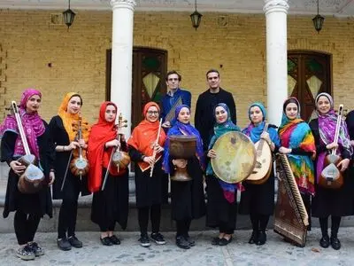 اجرای موسیقی محلی ایران توسط «تیار» 