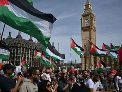 Hundreds of thousands are expected to participate in a pro-Palestine demonstration in London
