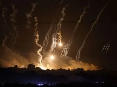 وزارة الصحة في غزة: حفر مقبرة جماعیة بمجمع الشفاء لدفن 100 شهید