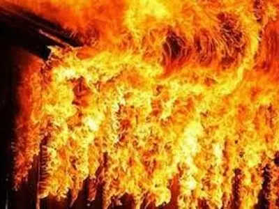مهار حریق در کارگاه تولیدی جعبه در مشهد
