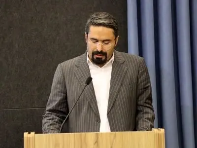 خبرنگار باید با امنیت شغلی قلم بزند