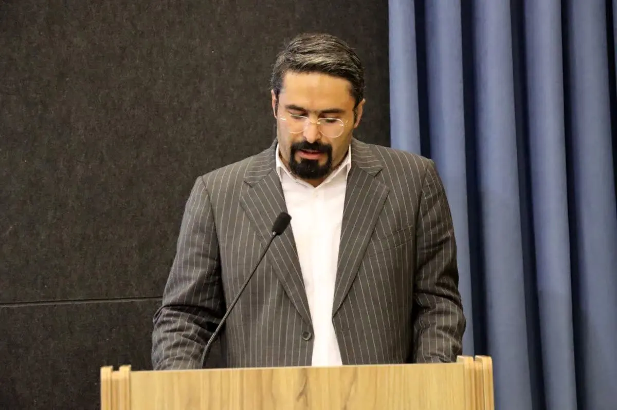 خبرنگار باید با امنیت شغلی قلم بزند