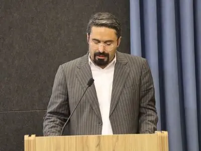 خبرنگار باید با امنیت شغلی قلم بزند
