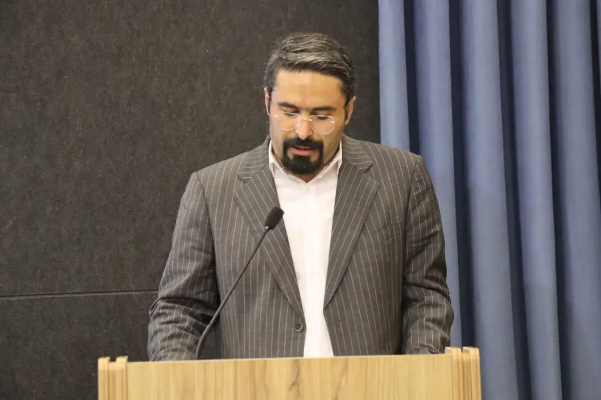 خبرنگار باید با امنیت شغلی قلم بزند