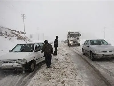 ترافیک سنگین زمستانی در جاده‌های ارتباطی آذربایجان غربی 