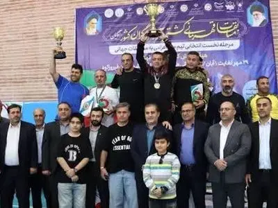 مسابقات قهرمانی کشتی آزاد کارگران کشور/ ورزش عامل صیانت از نیروی کار است