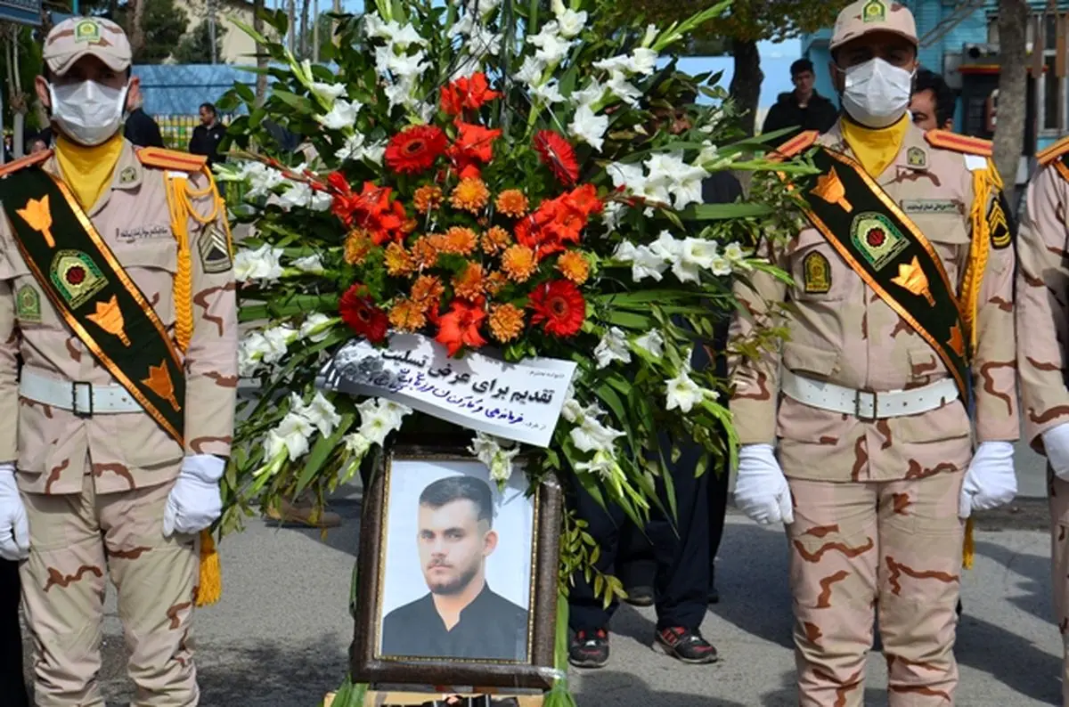 مراسم تشییع پیکر شهید "محمد مهدی مرادی" در کرمانشاه+تصاویر