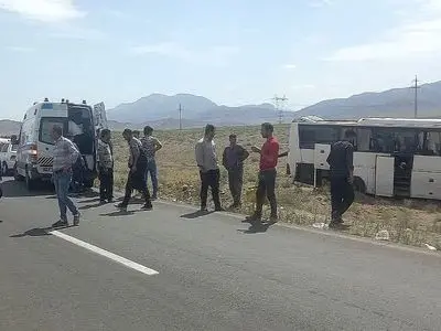 تصادف اتوبوس در محور بجنورد-آشخانه ۱۱ مصدوم برجا گذاشت