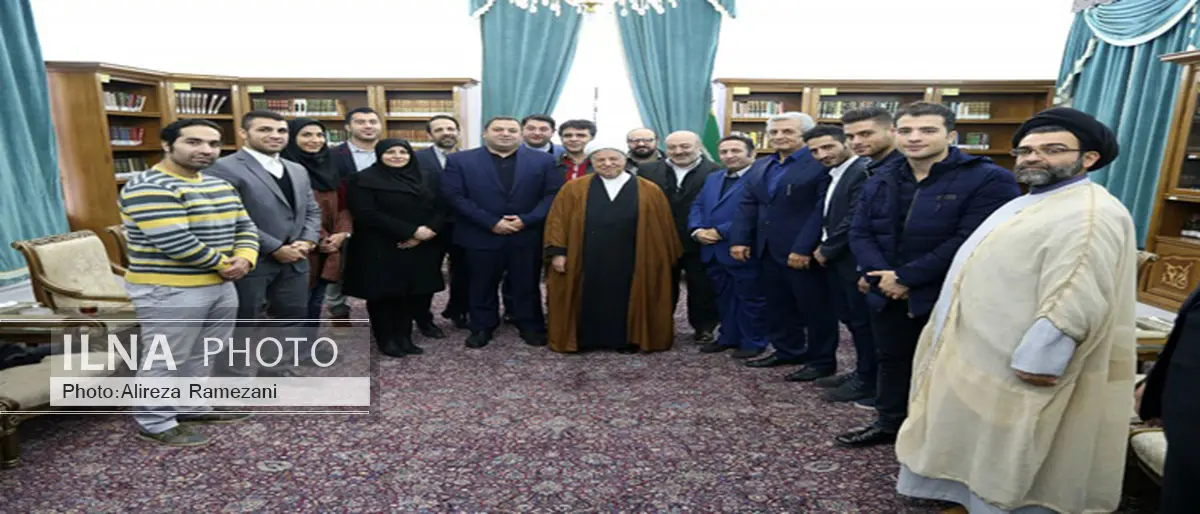 اعضای تیم ملی کاراته با رئیس مجمع تشخیص مصلحت نظام دیدار کردند