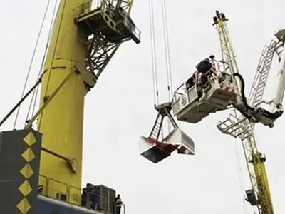 تشریح دلیل فوت راننده جرثقیل‌ِ ۱۴۰ تنی بندر شهید رجایی/ سیاست‌های ناکارآمد دلیل اتفاق منجر به فوت بود