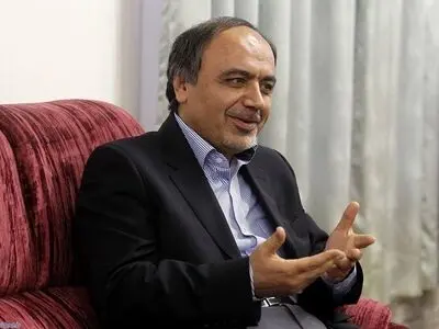 کیهان به مشاور روحانی هم توهین کرد: او نوکر خانه زاد امریکایی هاست!