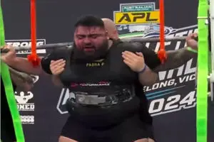 ویدیوی دلخراش از وزنه‌برداری که خون از چشمانش بیرون زد!