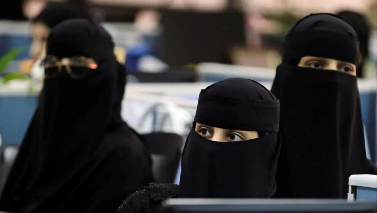 واکنش زنان محجبه سعودی به ممنوعیت نقاب در موسم «ریاض»
