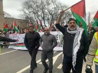 تظاهرات ساکنان شیکاگو علیه جنگ با ایران + فیلم