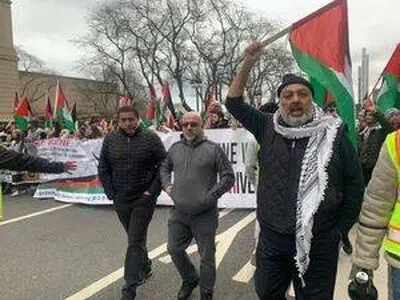 تظاهرات ساکنان شیکاگو علیه جنگ با ایران + فیلم